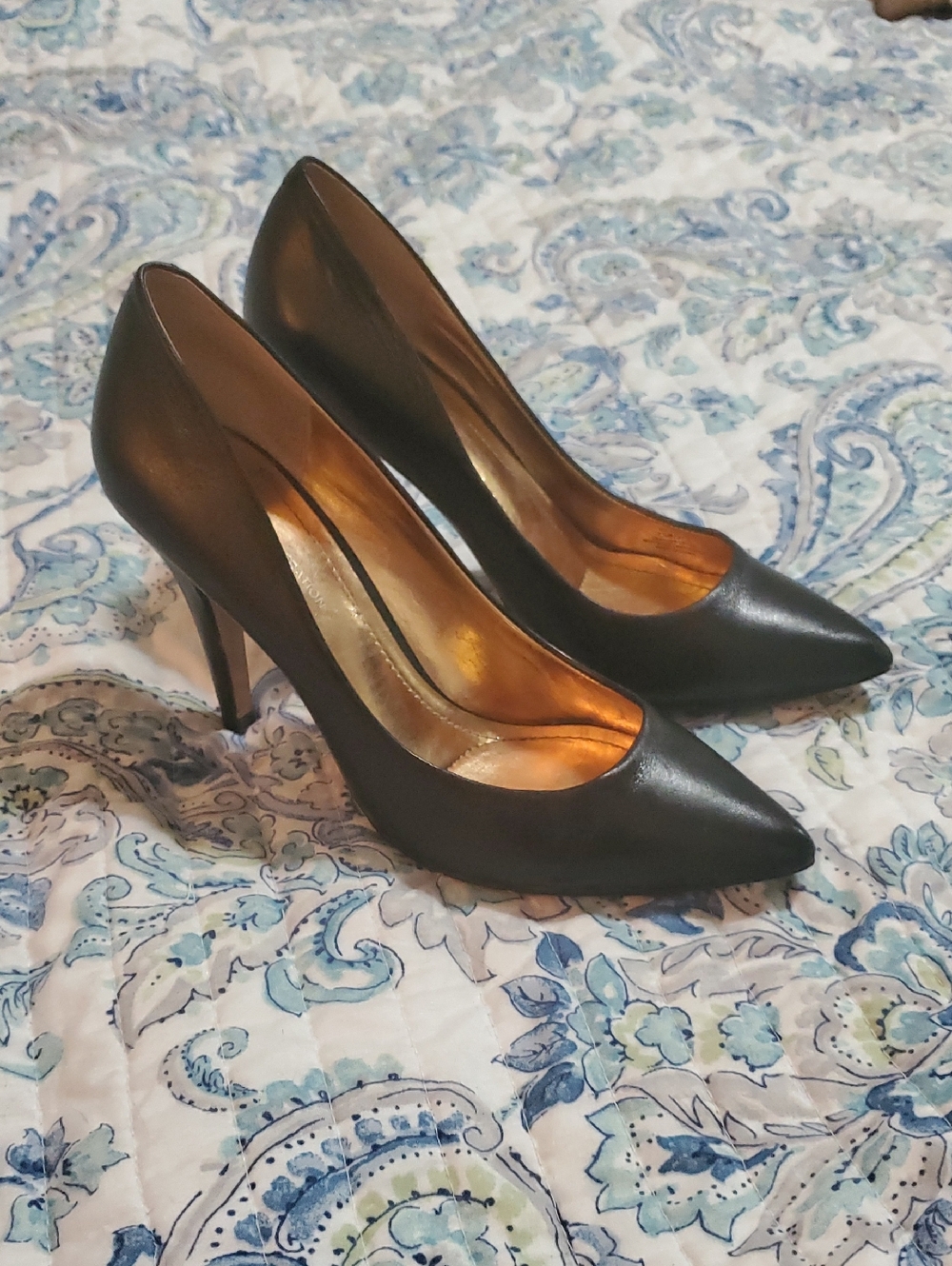 BCBGeneration Black Pointed Toe Stiletto Pumps